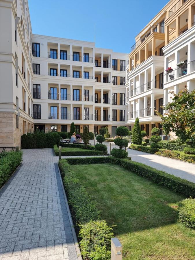 Apartment In Evargreen Complex With Terrace Warna Exterior foto