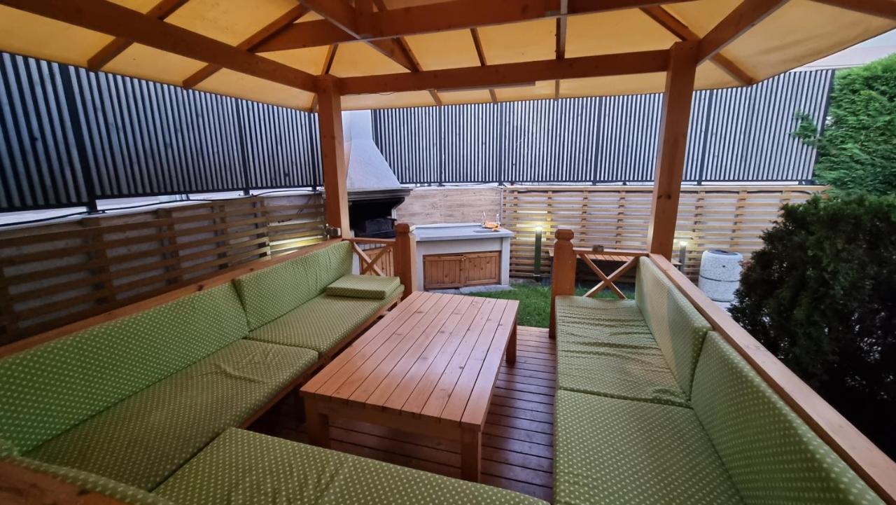 Apartment In Evargreen Complex With Terrace Warna Exterior foto