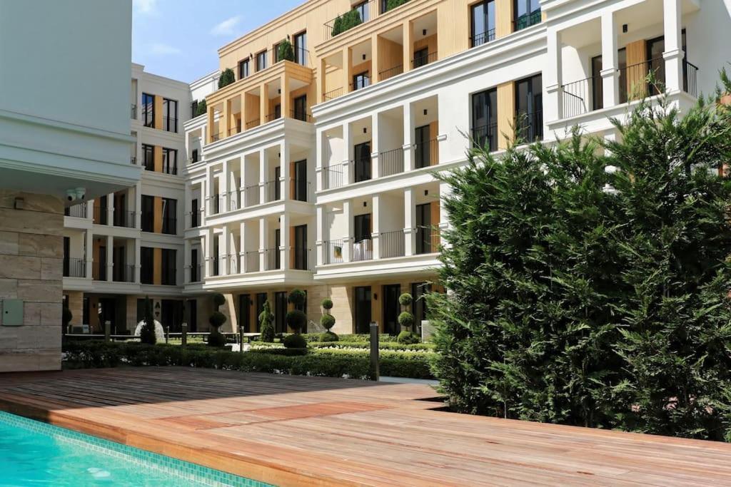 Apartment In Evargreen Complex With Terrace Warna Exterior foto