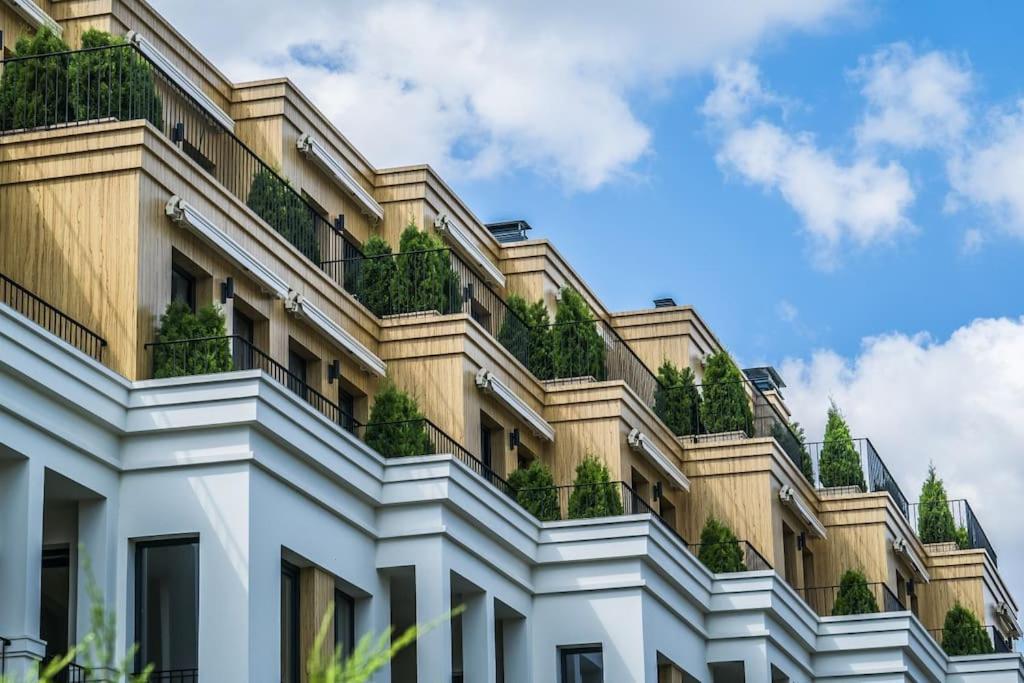 Apartment In Evargreen Complex With Terrace Warna Exterior foto