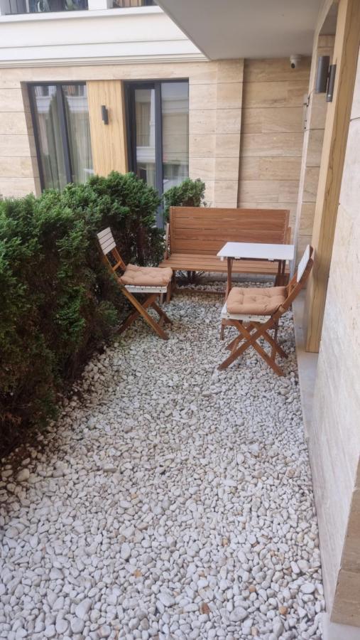 Apartment In Evargreen Complex With Terrace Warna Exterior foto