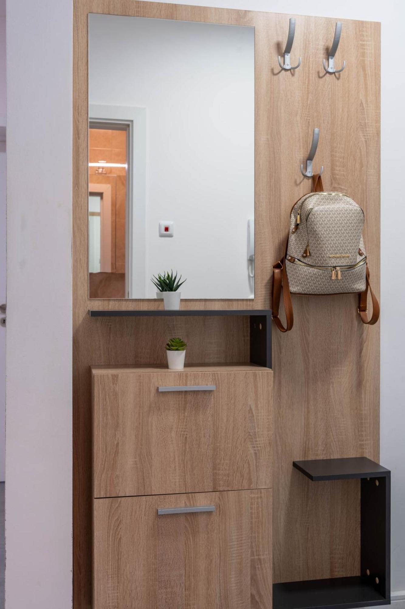 Apartment In Evargreen Complex With Terrace Warna Exterior foto